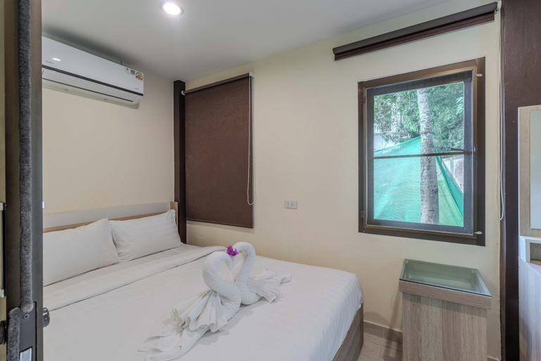Room 2, Bungalow On Small Peaceful Resort V247, Phuket Island