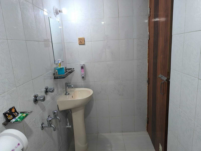 Bathroom 4, Hotel Blue Castle International One, Pabna