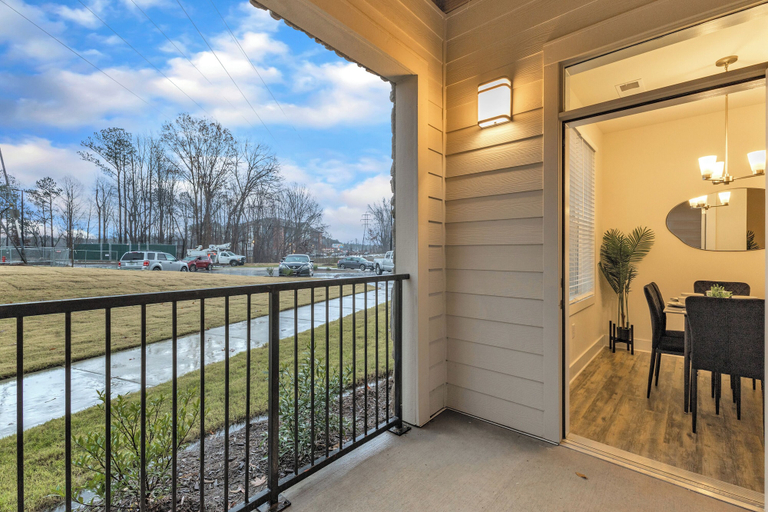 Terrace/patio 5, Luxe 3BR Suite Mins to Downtown Durham, Durham