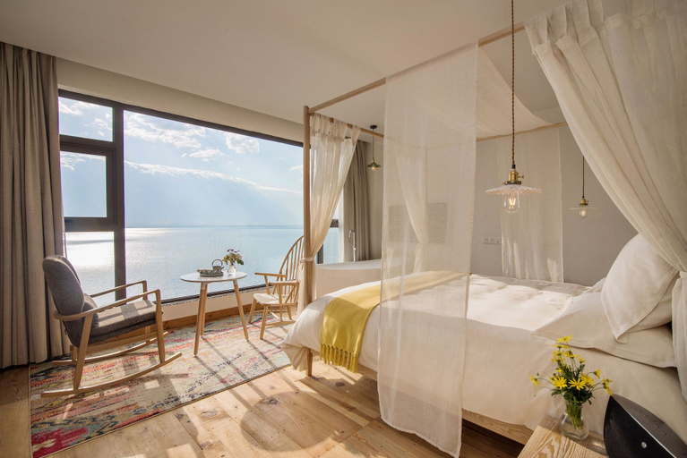Room 5, Verdant Whisper Stone Hill Seaview Inn, Dali Bai