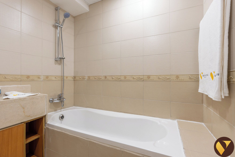 Room 2, Vogue | Global Lake View JLT near Marina | JBR, Dubai