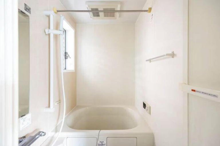Bathroom 5, CROWN Umibe, Kōtō