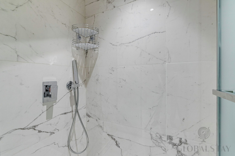 Bathroom 2, GLOBALSTAY Azizi Riviera 67, Dubai