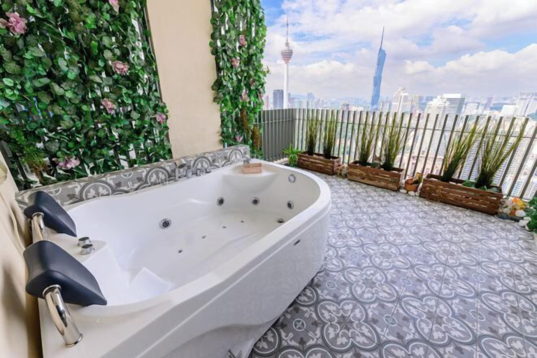 Outdoor spa tub 4, Penthouse Sky Jacuzzi @ KL City, Malaysia, Kuala Lumpur