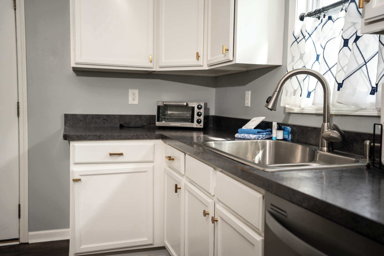 Private kitchen 3, Three Blocks From Paradise Cozy Home for 8 Near Lake Geneva, Walworth