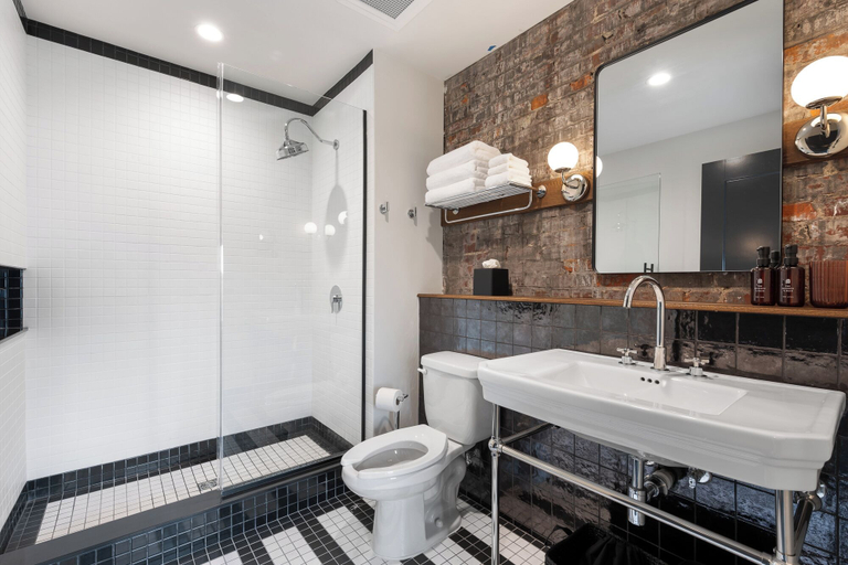 Bathroom 4, The Reserve on Main, Jefferson