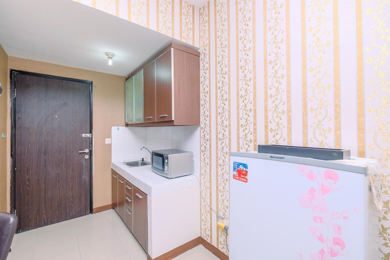 Private kitchen 2, Nice And Minimalist Studio At Park View Condominium Apartment, Depok