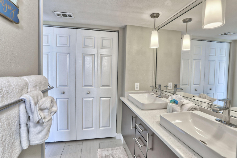 Bathroom 4, Arena De Madeira 103 - Premier, Pinellas