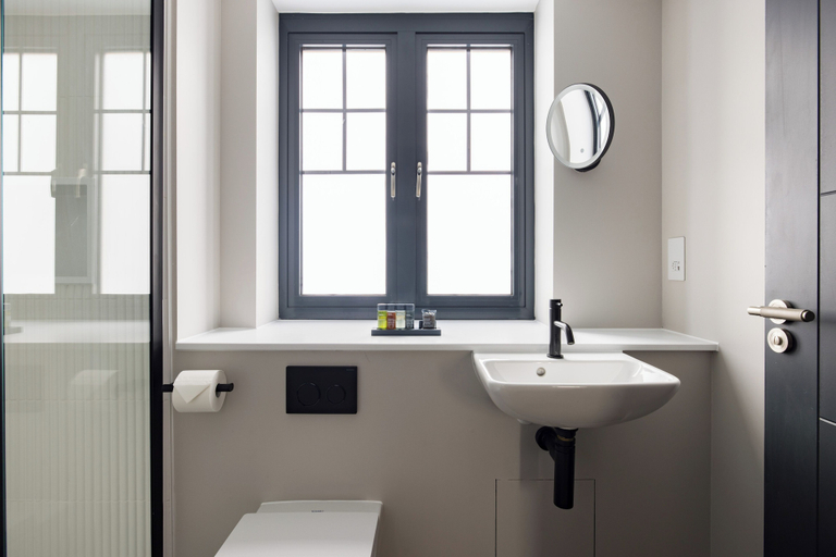 Bathroom 2, Covent Garden Apartments, London