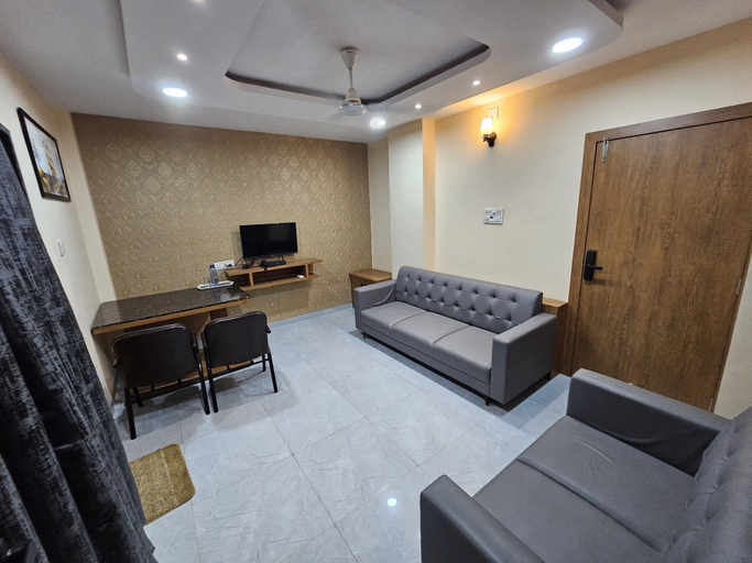 Room 5, StayGuru Hotel Paradise Inn, Kachchh