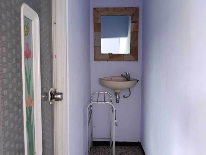 Bathroom 4, Den Bagus Bromo, Probolinggo