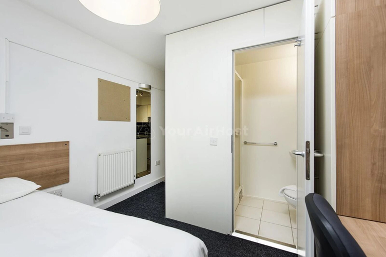 Bathroom 5, Student Only AXO Camden, London