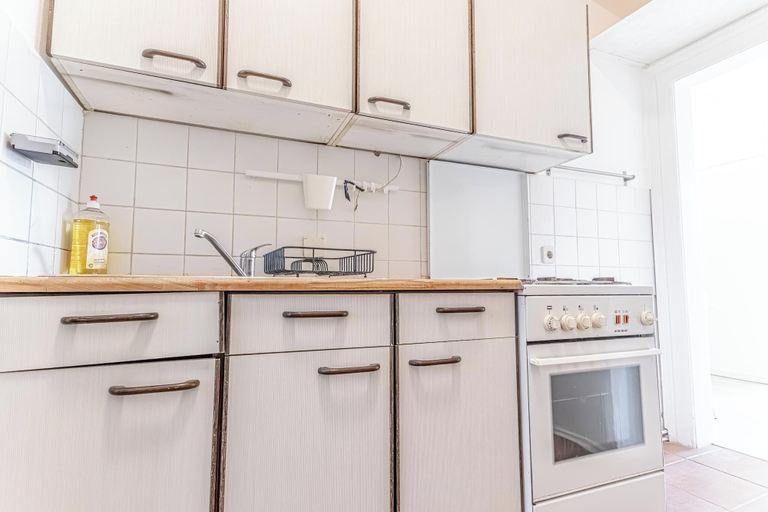 Private kitchen 2, Charming 3BR Urban Retreat Vienna, Wien