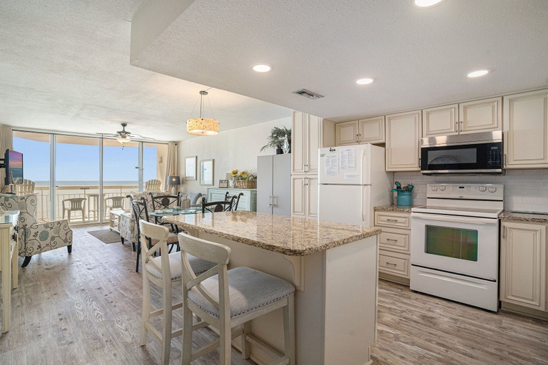 Private kitchen 4, 0804 Waters Edge Resort 1 Bedroom Condo by RedAwning, Georgetown