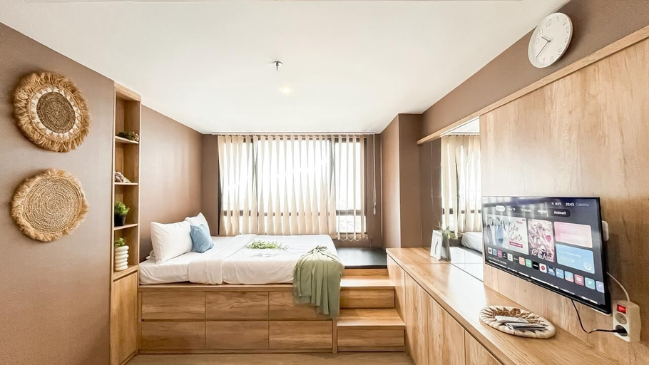 Room 4, Earth Toned Studio Apartment Collins Boulevard, Tangerang