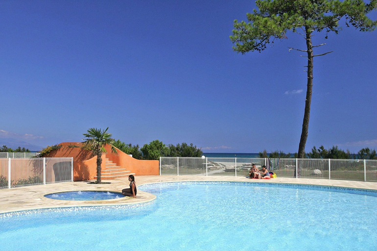 Pool 2, Apartment by Lido Beach & Biguglia Lagoon, Haute-Corse
