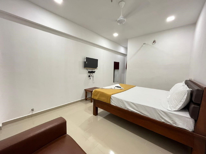Bedroom 3, Hotel Nature Peak, Surat