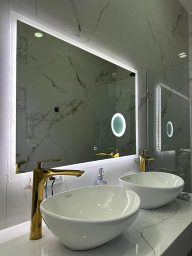Bathroom 4, H ET L, Pococí