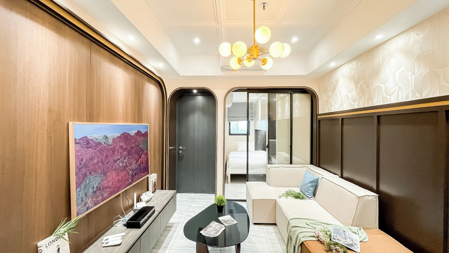 Living area 3, Stylish And Modern 2Br At Apartment Collins Boulevard, Tangerang