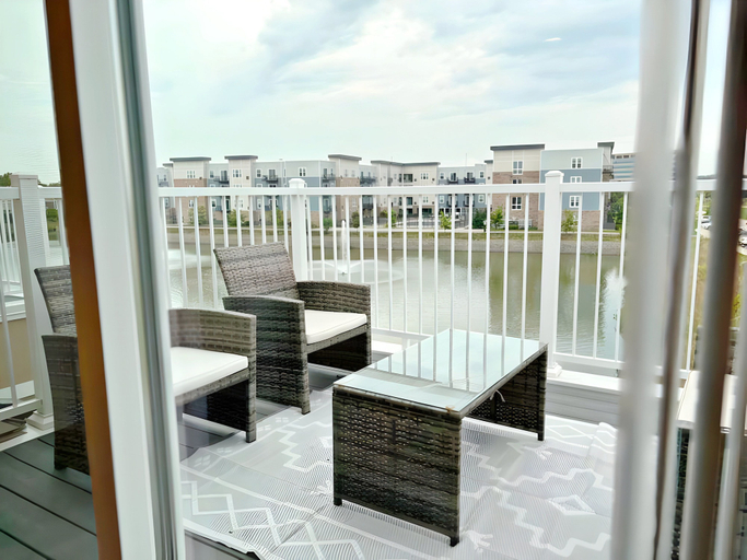 Terrace/patio 4, Modern 4BR with Parking - WV rep 4, Dupage
