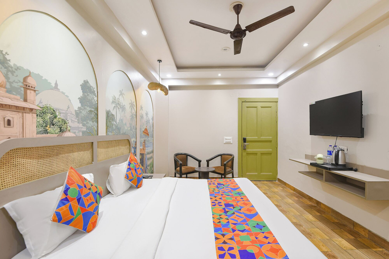 Room 4, Fabhotel The White Pepper, Faridabad