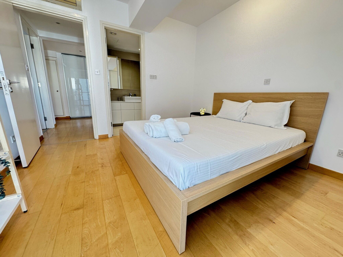 Room 3, Balcony Views - Specious 2 BR Flat
