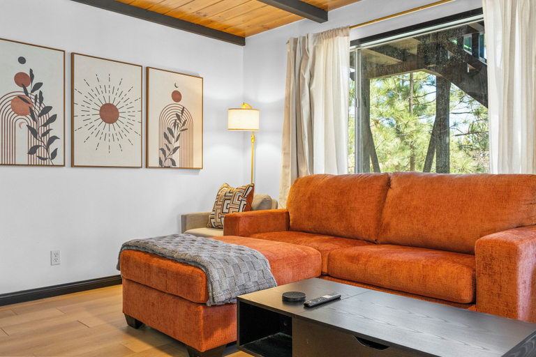 Room 4, Luxury Studio Escape - Trails & Views, San Bernardino
