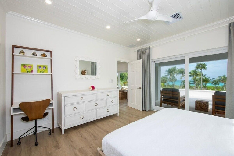 Room 2, Wish House - Private Beach House Double Bay Beach 3 Bedroom Home
