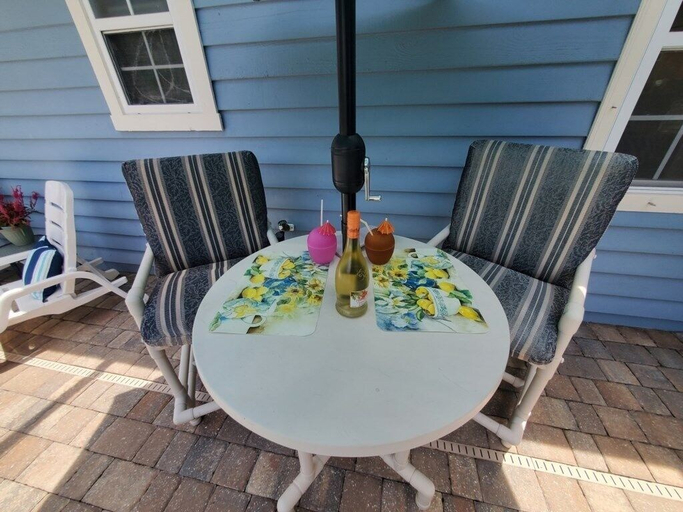 Outdoor dining 2, Beach Blossum 3 Bedroom Home, Saint Johns