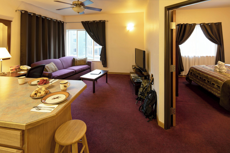 Bedroom 5, Totem Hotel and Suites, Valdez-Cordova