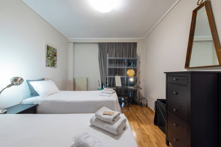 Room 2, City Moon by halu, Central Macedonia