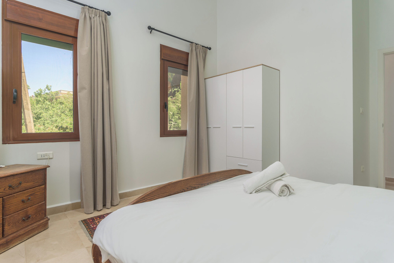 Room 4, Beit Salima 3BR House with Pool, Baabda