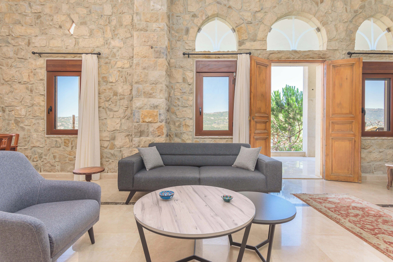 Living room 2, Beit Salima 3BR House with Pool, Baabda