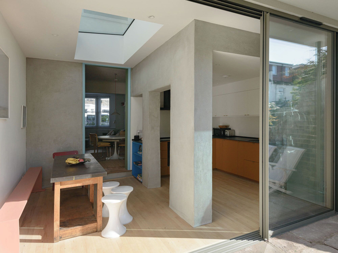 In-room dining 2, Beautiful 3 Bedroom Home in Bristol, Bristol