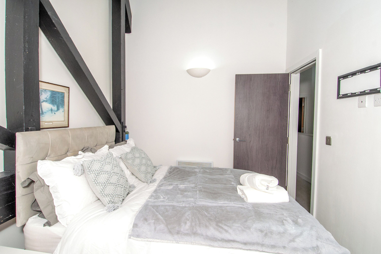 Room 5, Families and Contractors, Bradford