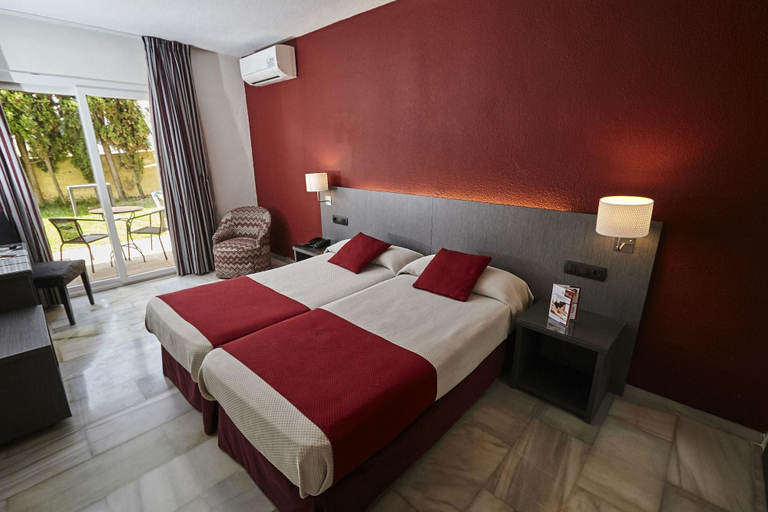 Bedroom 3, Hotel Nerja Club & Spa, Málaga
