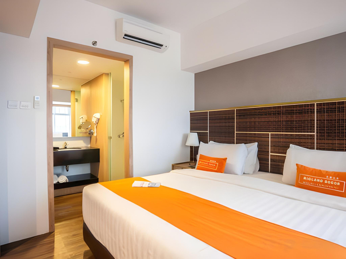 bedroom 65