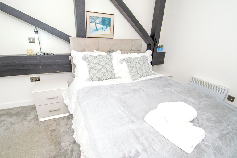 Room 2, Families and Contractors, Bradford