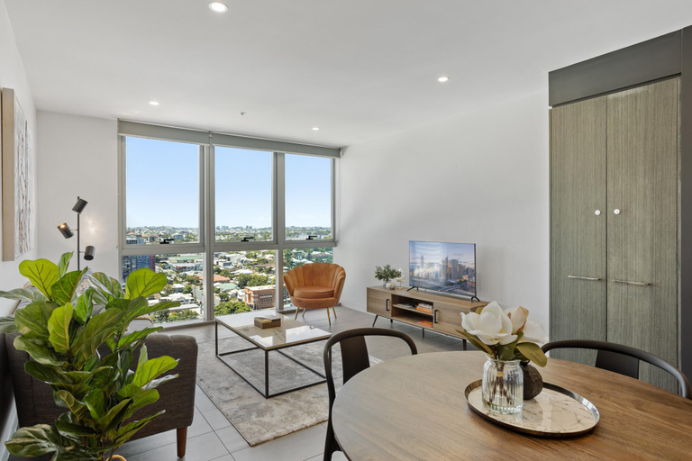 Others 4, Executive 2-Bed with Stadium View, Great Amenities, Brisbane