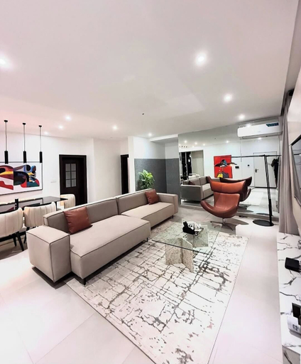 Living area 2, Devon's Villa and Apartment, AbujaMun