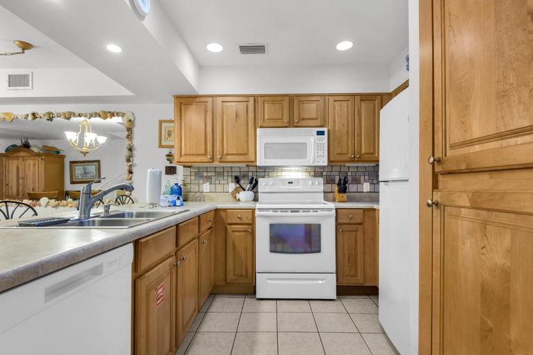 Private kitchen 5, San De Luna #2, Escambia