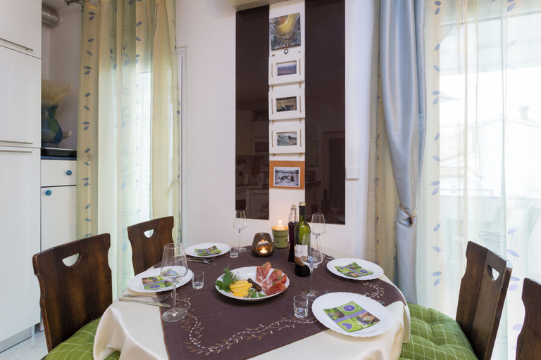 Living area 3, Arca, Apartment With Sea View And Free Parking, Podstrana