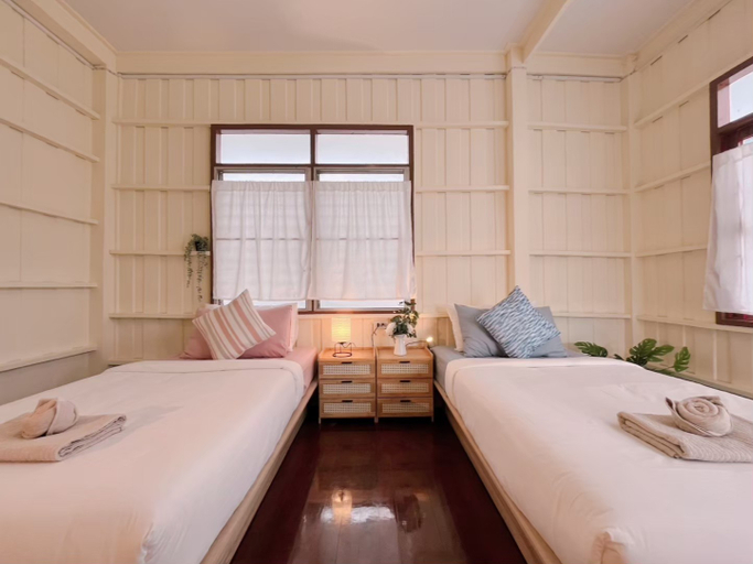 Exterior & Views 2, White & Green Boutique Homestay, Bangkok Yai