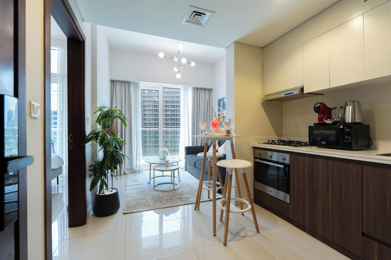 Living area 4, KeyRock - Premium Reva Stay with Pool, Dubai