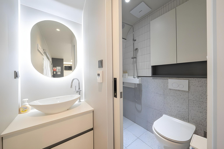 Bathroom, Siheung Wave Park Caravan, Siheung