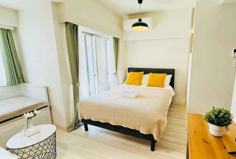 Bedroom 2, 浅草寺近く、地下鉄で銀座へ直行, Taitō