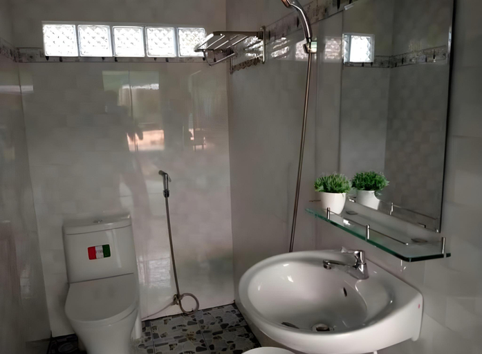 Bathroom, Phuoc Long Homestay , Hà Tiên