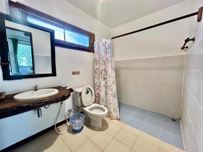 Bathroom 3, Baan Mai Kon Muang, Pai