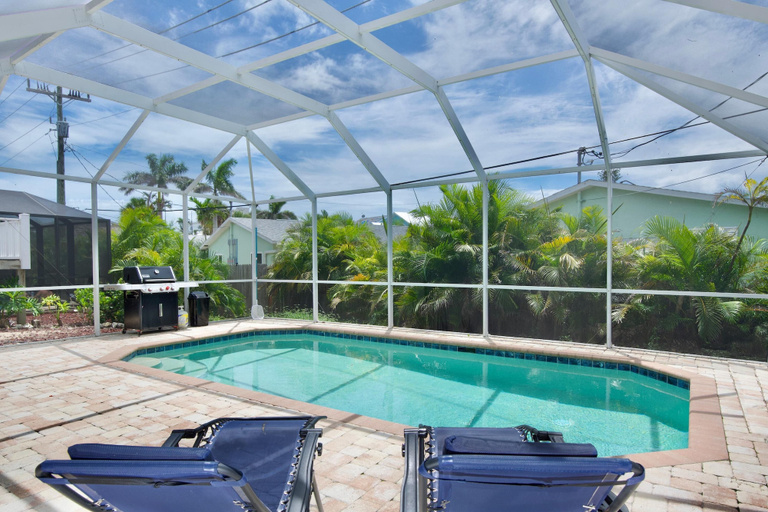 Pool 5, Citrus Sol, Lee