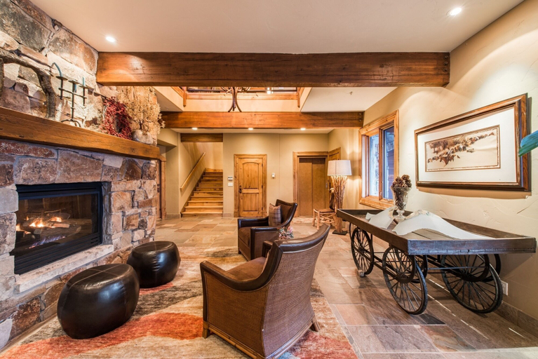 Living area 2, Majestic Ski in Ski Out Estate, Wasatch